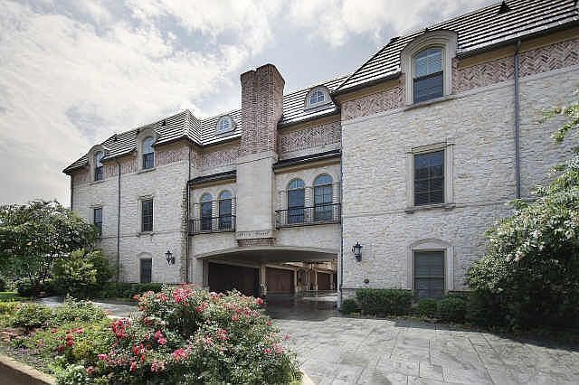 1st image of 3417 Lovers Ln Building 0