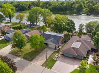 4822 River Bluff Ct, Loves Park, IL