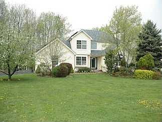 2nd image of 28 Autumn Dr