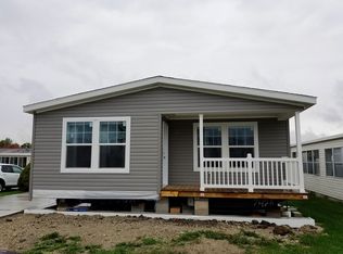 1185 Rainbow Ln, Elgin, IL 60123