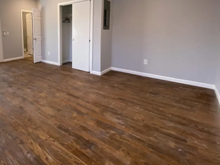 370 S Riverside Ave #4-5 — Photo 9