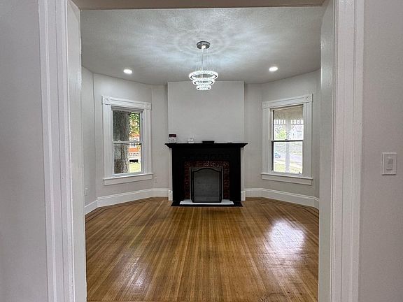 5th image of 86 Amherst St
