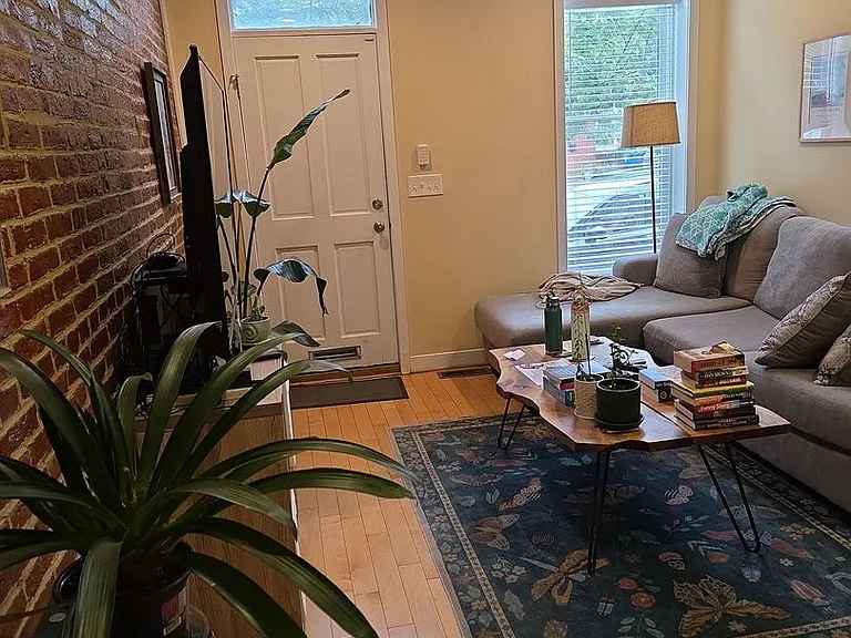 2518 Foster Ave — Photo 2