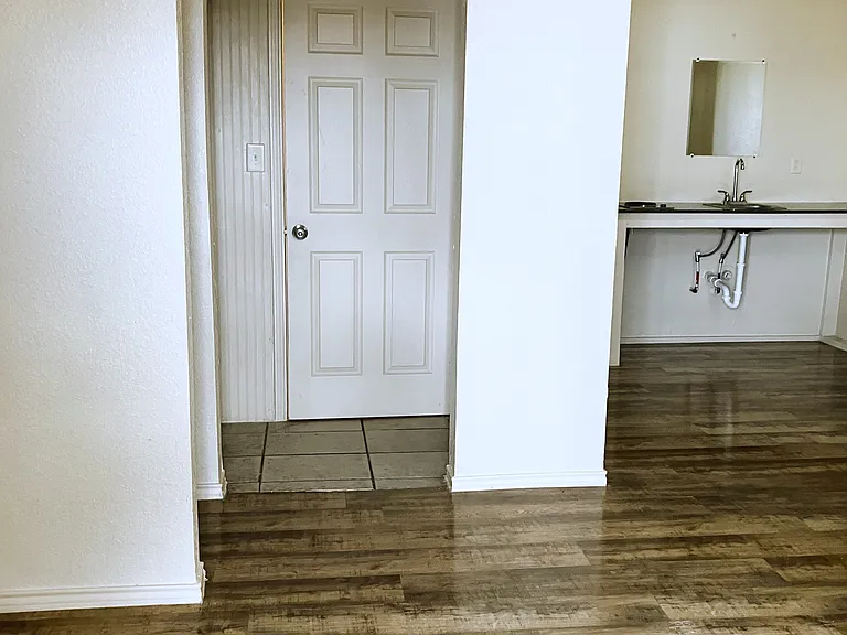 The Flamingo Community: All Bills Paid - Move In Today! — Photo 6