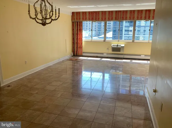 1900 John F Kennedy Blvd APT 1402, Philadelphia, PA 19103