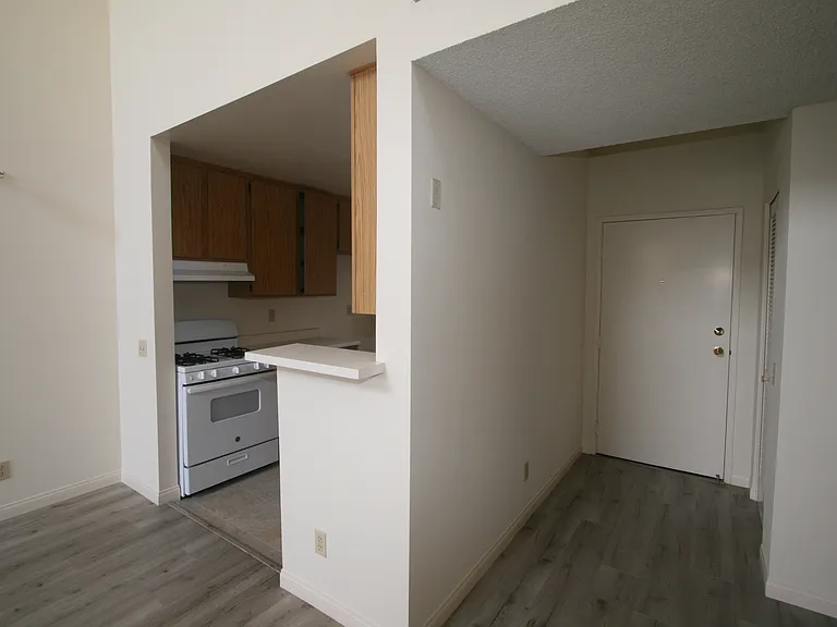 3637 Clarington Ave #213 — Photo 41