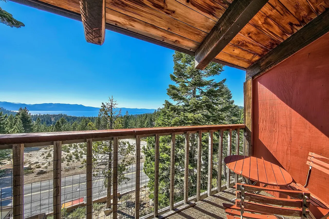 3 bed, 1175 sqft, $3,600 — Photo 3