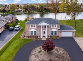 3467 Whirlaway Dr, Northbrook, IL