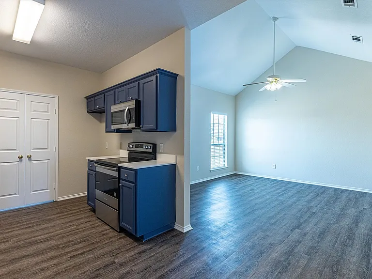 101 Collett Ct #101 — Photo 16