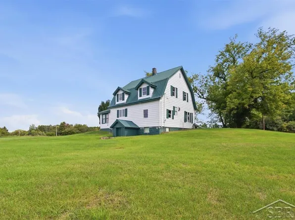 6015 N Water Rd, Sanford, MI 48657