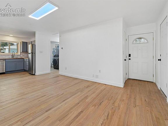 3rd image of 309 Redwood Dr