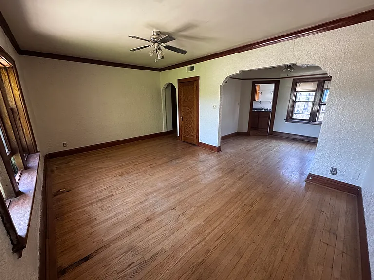 2416 S Logan Ave #7 — Photo 2