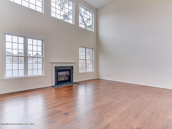 5th image of 1041 Monmouth Ave