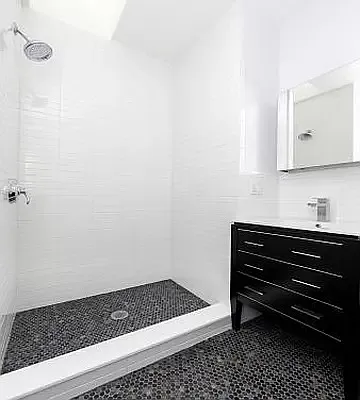 352 E 13th St #1S — Photo 17