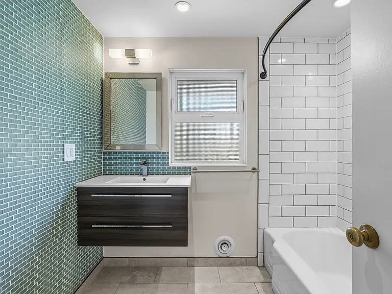 11954 Exeter Ave NE — Photo 13