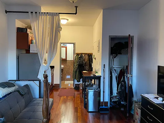 Rented by MOTION New York | media 10