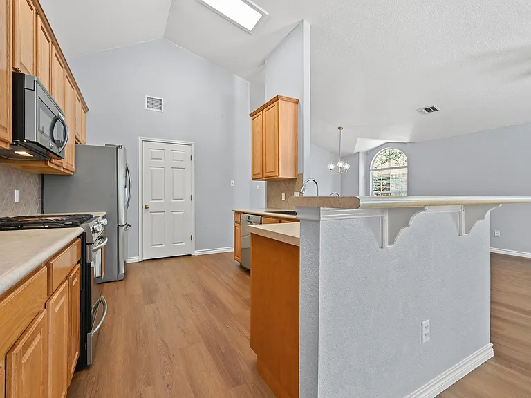 10317 Huxley St — Photo 10