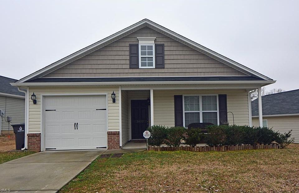 1st image of 2422 Hampton Hall Ln