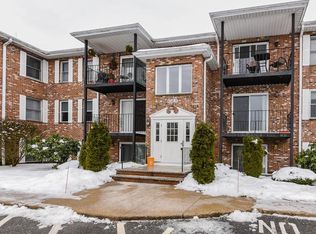 350 Neponset St APT B, Canton, MA 02021