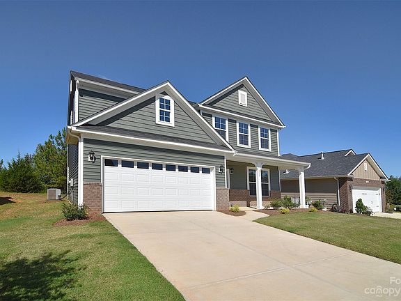 3rd image of 138 Fleming Dr