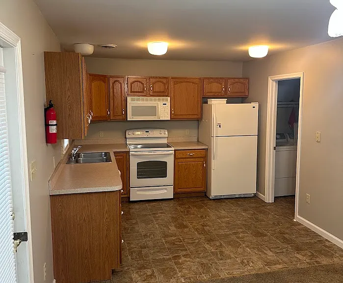 878 Poplar St — Photo 11