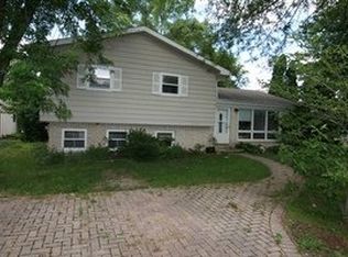 1376 North Ave, Crystal Lake, IL 60014