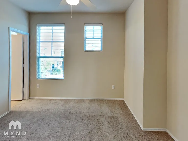 2216 Zach Scott St — Photo 7