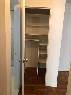 Rented by SP Brokerage Inc | media 18