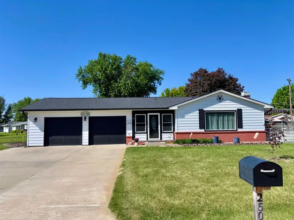 2501 W 10th St, Hastings, NE 68901