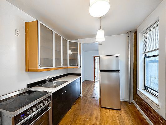 4th image of 1726 Amsterdam Ave APT 5D