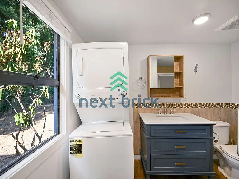 528 NE Serpentine Pl — Photo 14