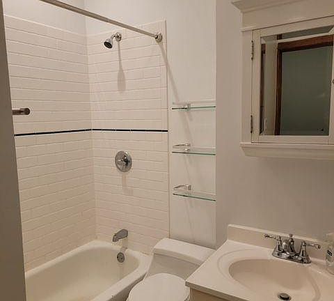 4th image of 2324 W Shakespeare Ave APT 1R