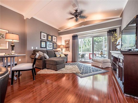 5th image of 922 Oxford Way