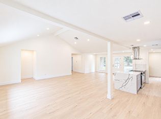 8002 Candle Ln, Houston, TX 77071