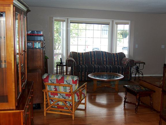 3rd image of 2711 NE 91st Way