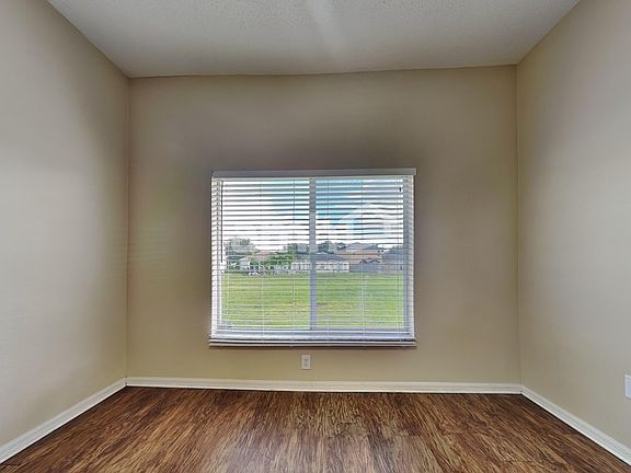 4th image of 12613 Longcrest Dr