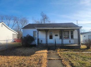 310 S Illinois Ave, Du Quoin, IL 62832