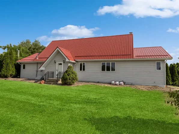 7303 Mount Vernon Rd SE, Cedar Rapids, IA 52403
