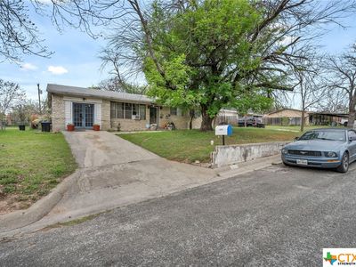 1211 W Avenue B, Lampasas, TX, 76550