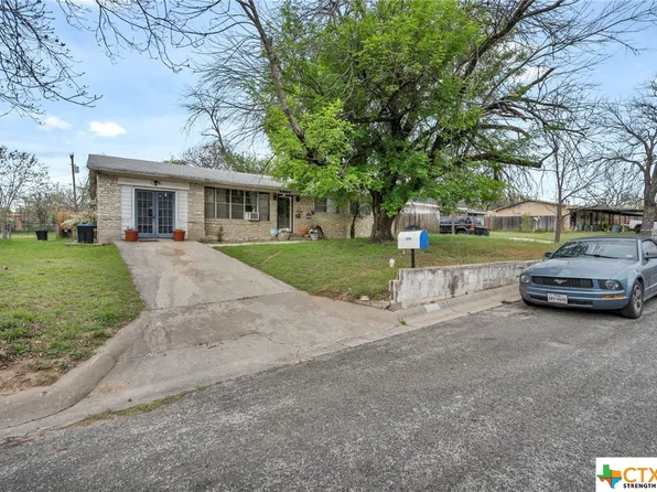 1211 W Avenue B, Lampasas, TX 76550