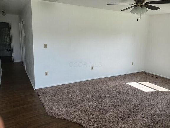 4th image of 420-463 Blose St