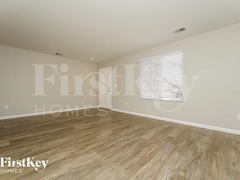 10123 Elm Ct — Photo 4