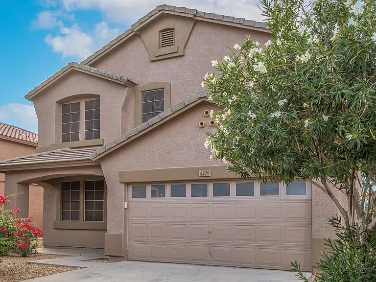 3209 W Saint Catherine Ave — Photo 32