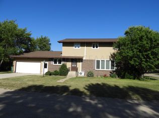 612 N Madison St, Edmore, ND 58330