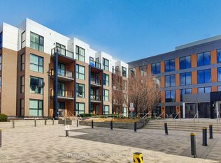 210 Sabina Dr #214, Oakville, ON L6H 0W6