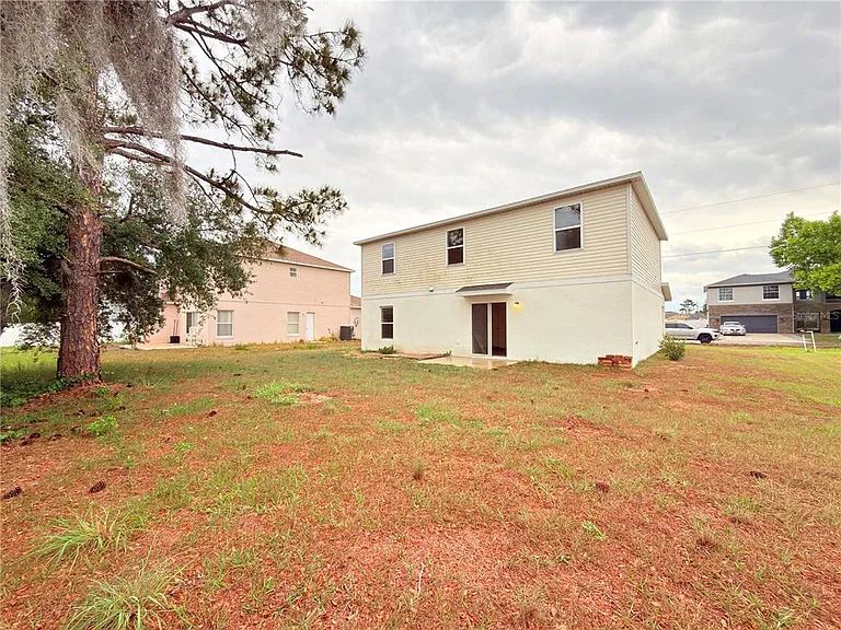 733 James Ct — Photo 13