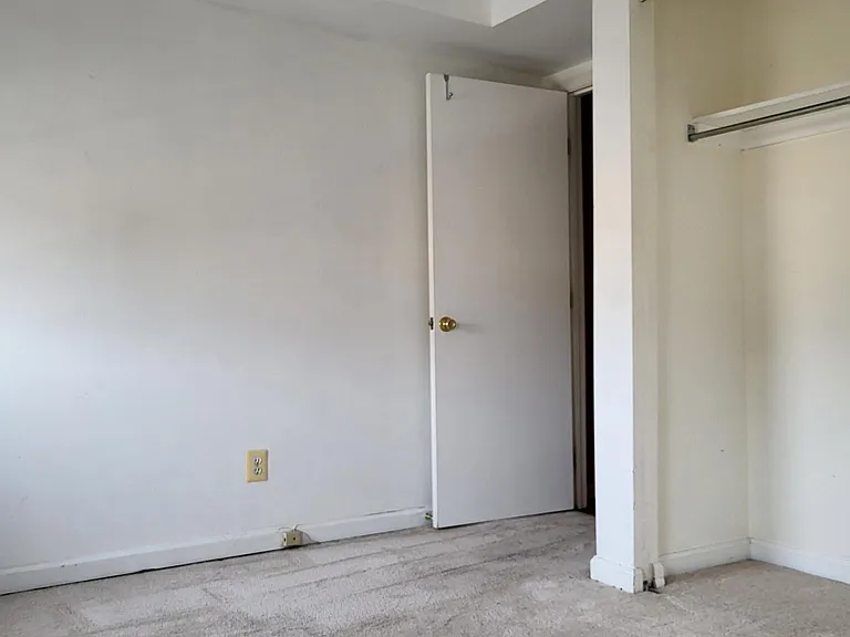 27 N Eden St — Photo 12