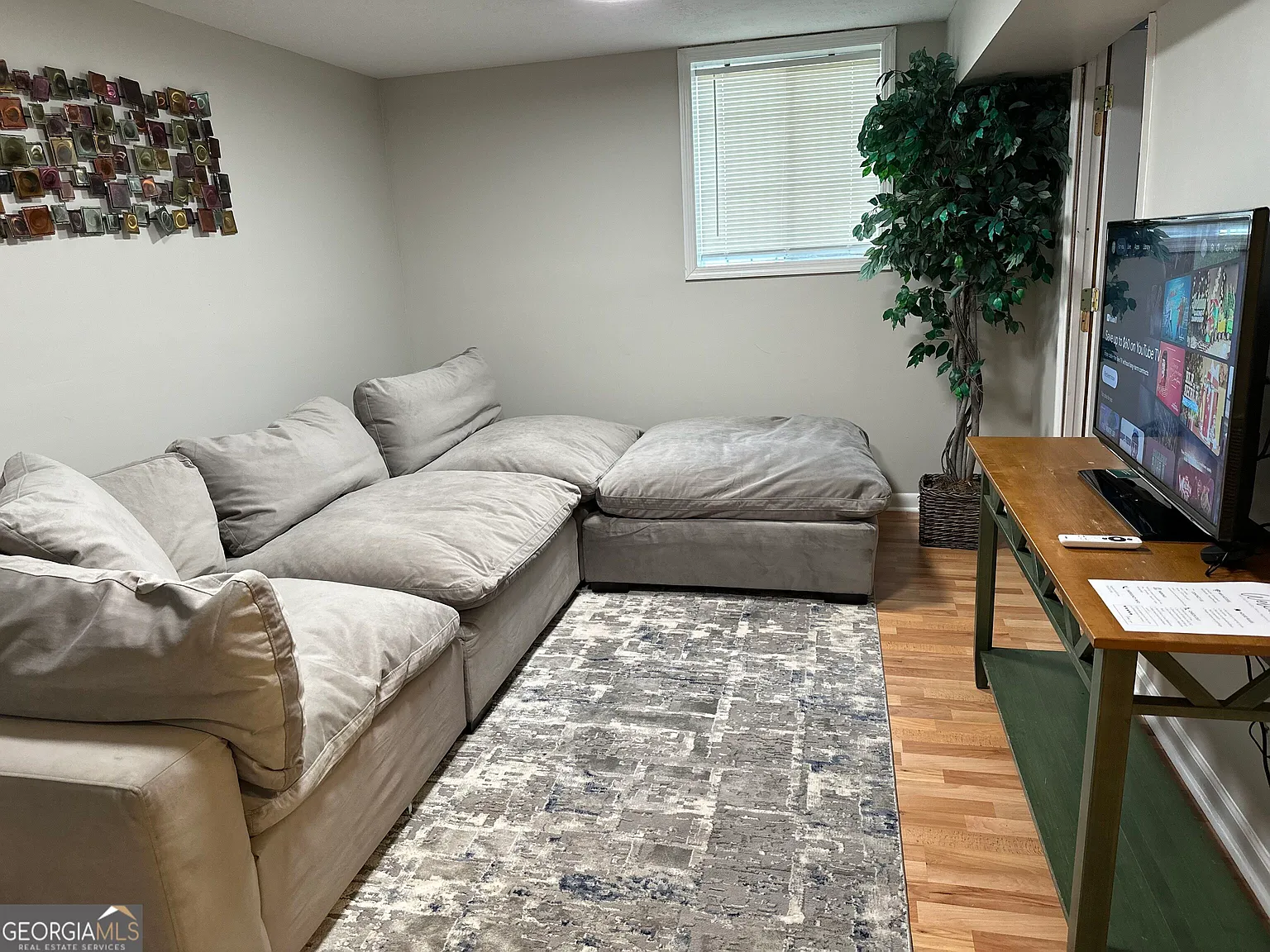 5 bed, 2.0 bath, 1850 sqft, $1,700 — Photo 4