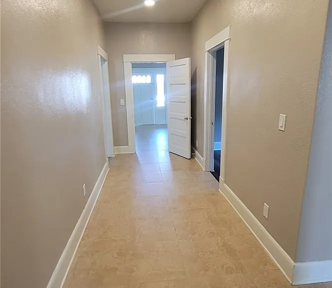 324 E Walnut St — Photo 3