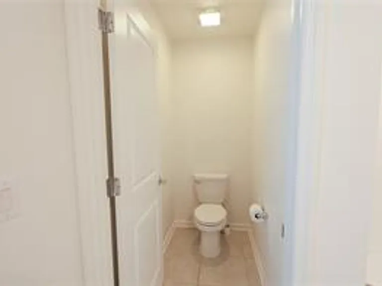 1821 Heart Lake Dr — Photo 23